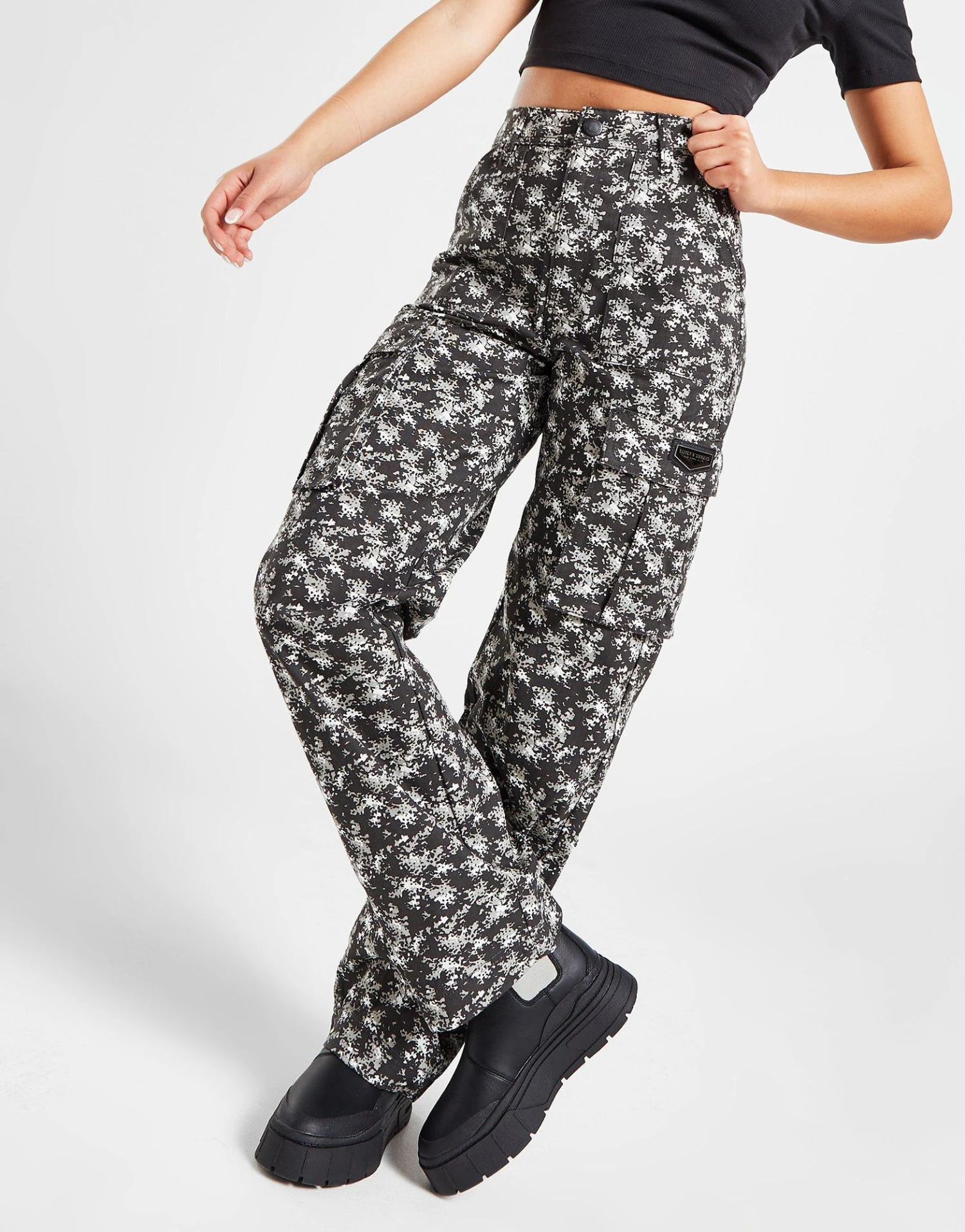 Supply & Demand Wide Leg Cargo Pants 4 Supply & Demand Wide Leg Cargo Pants - Image 2