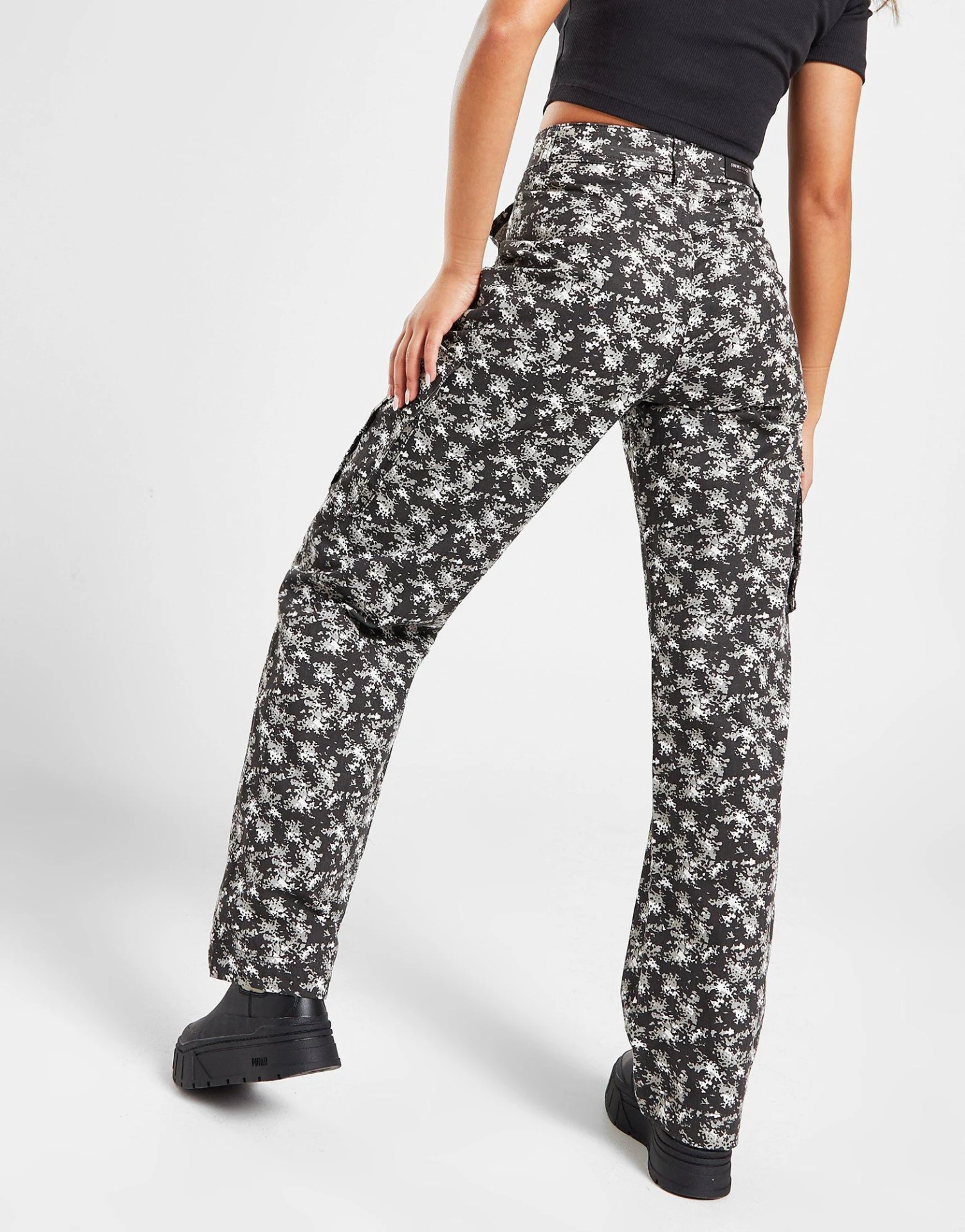 Supply & Demand Wide Leg Cargo Pants 5 Supply & Demand Wide Leg Cargo Pants - Image 3