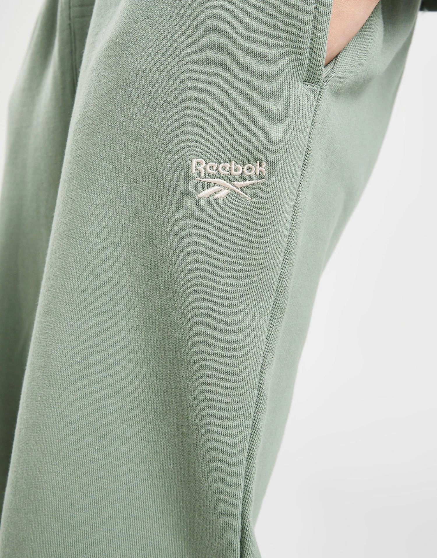 Reebok Classics Woven Joggers 6 Reebok Classics Woven Joggers - Image 4