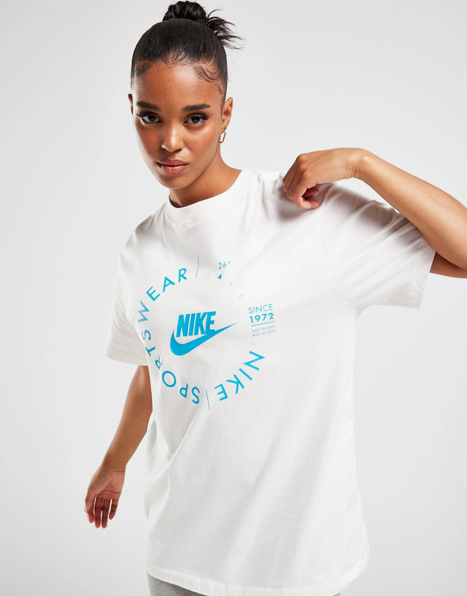 Nike Utility Graphic T-Shirt 4 Nike Utility Graphic T-Shirt - Image 2