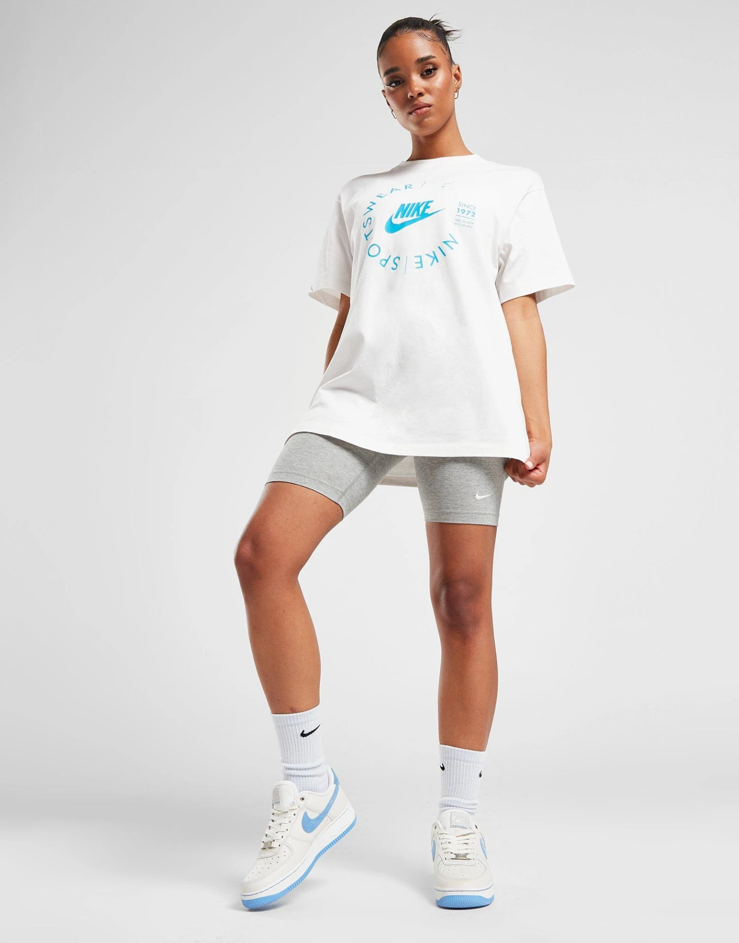 Nike Utility Graphic T-Shirt 5 Nike Utility Graphic T-Shirt - Image 3