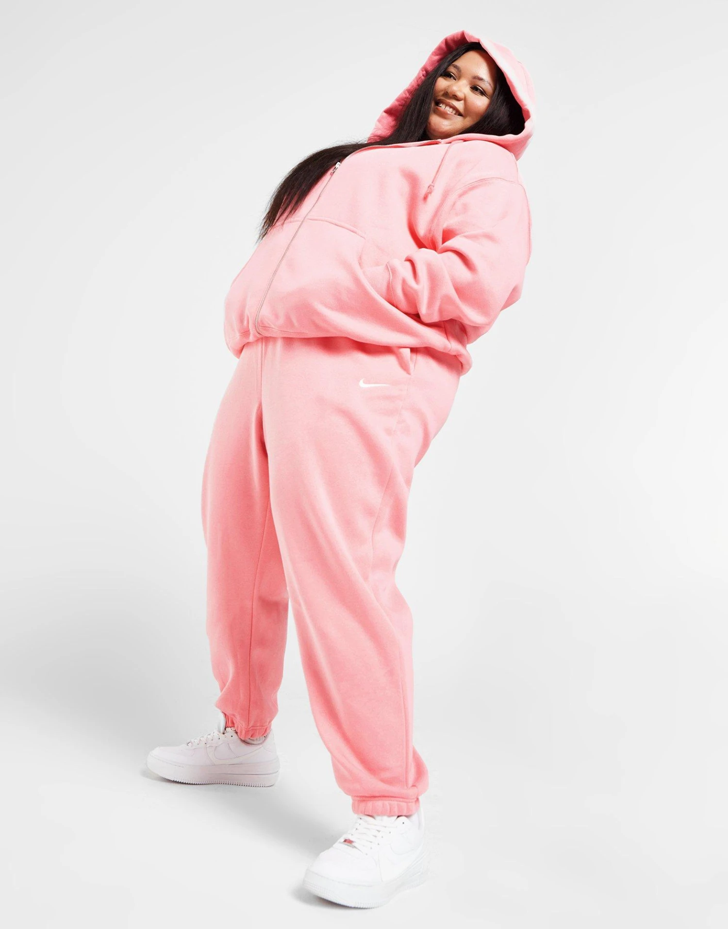 Nike Plus Size Phoenix Fleece Oversized Joggers 3 Nike Plus Size Phoenix Fleece Oversized Joggers