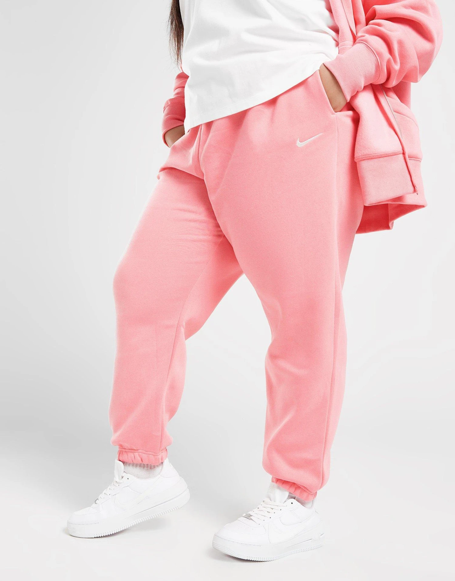 Nike Plus Size Phoenix Fleece Oversized Joggers 4 Nike Plus Size Phoenix Fleece Oversized Joggers - Image 2