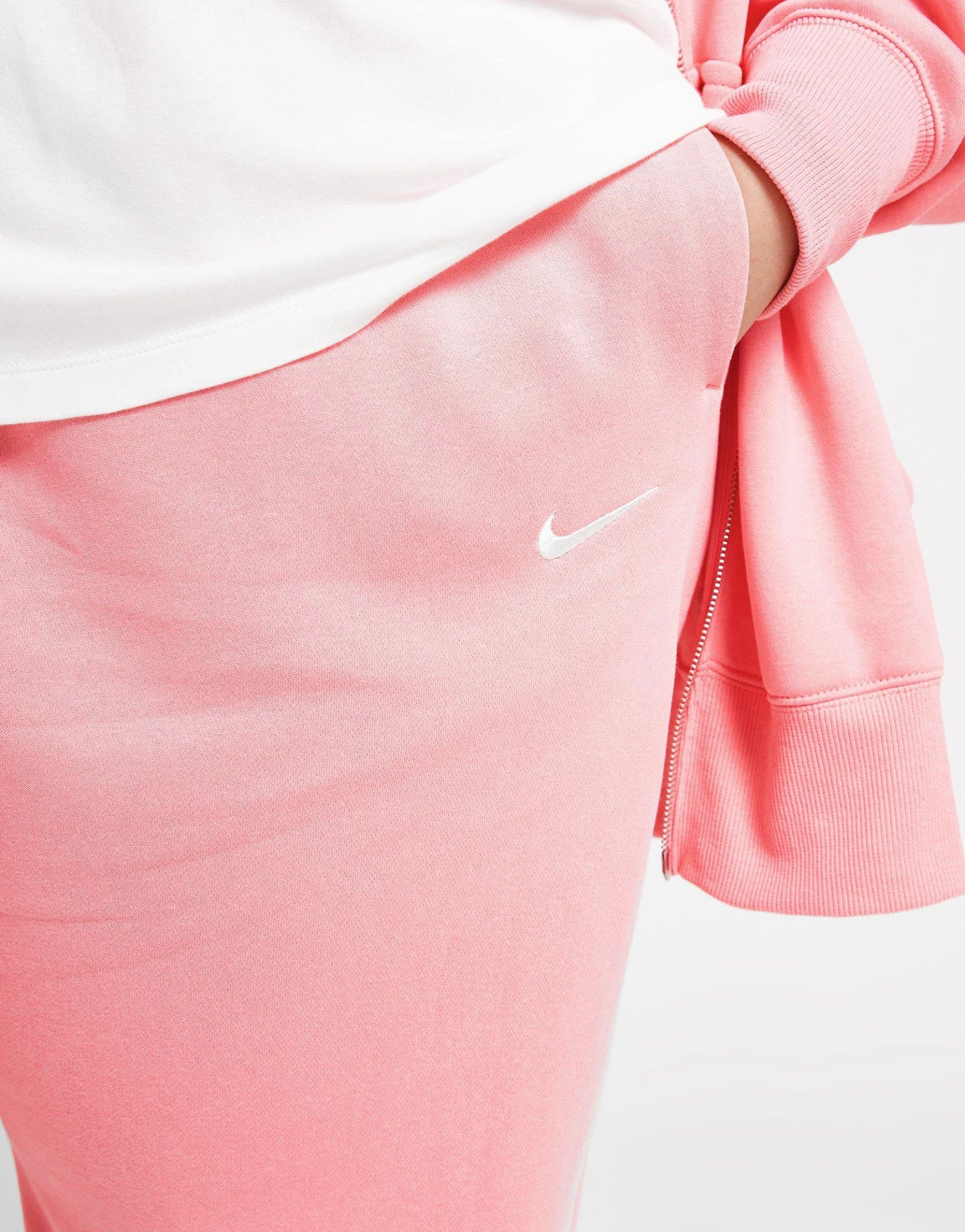 Nike Plus Size Phoenix Fleece Oversized Joggers 6 Nike Plus Size Phoenix Fleece Oversized Joggers - Image 4